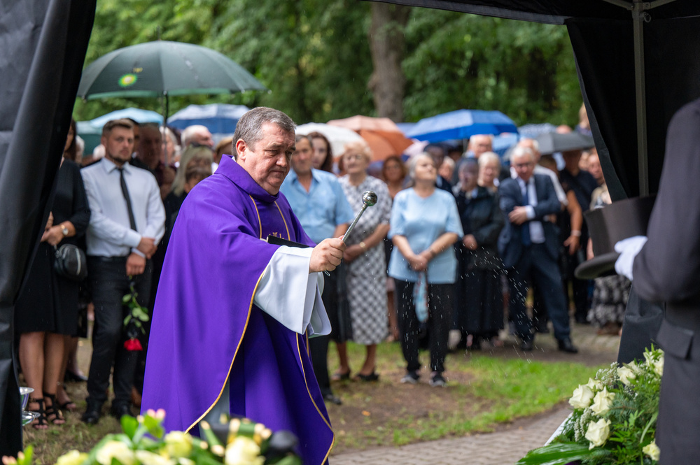 Uroczysty pogrzeb zmarłego księdza infułata Pawła Pyrchały - Zabrze, 26 sierpnia 2023 r. Fot.: IPN K. Łojko