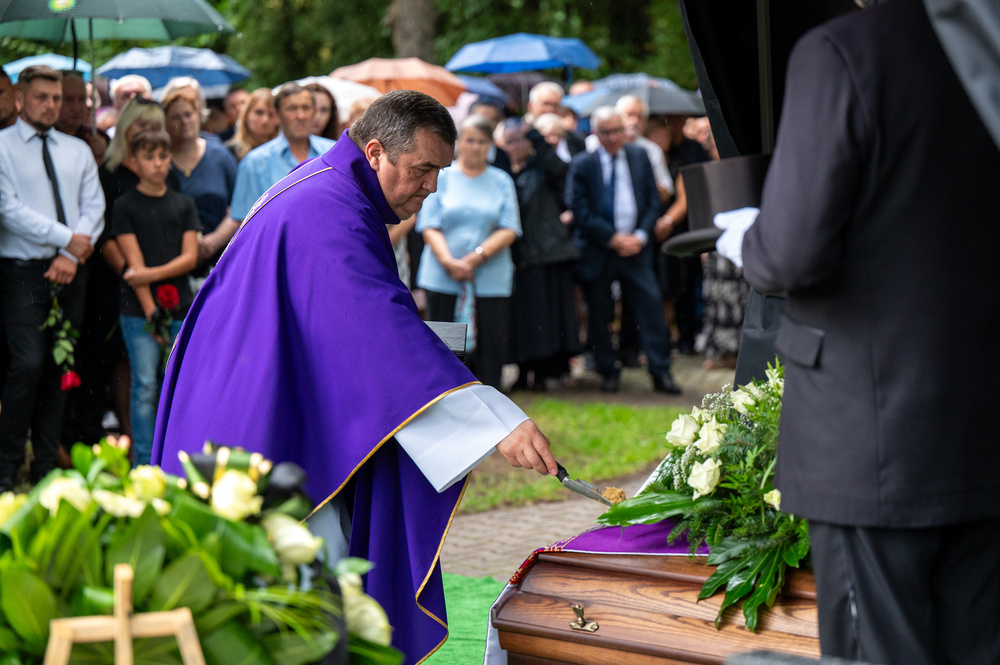 Uroczysty pogrzeb zmarłego księdza infułata Pawła Pyrchały - Zabrze, 26 sierpnia 2023 r. Fot.: IPN K. Łojko