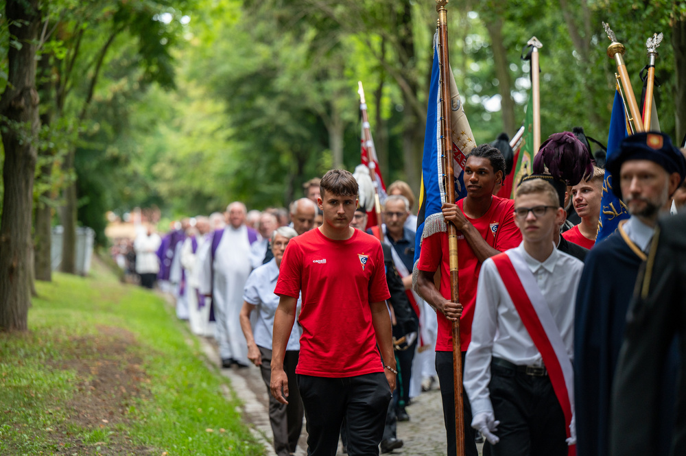 Uroczysty pogrzeb zmarłego księdza infułata Pawła Pyrchały - Zabrze, 26 sierpnia 2023 r. Fot.: IPN K. Łojko