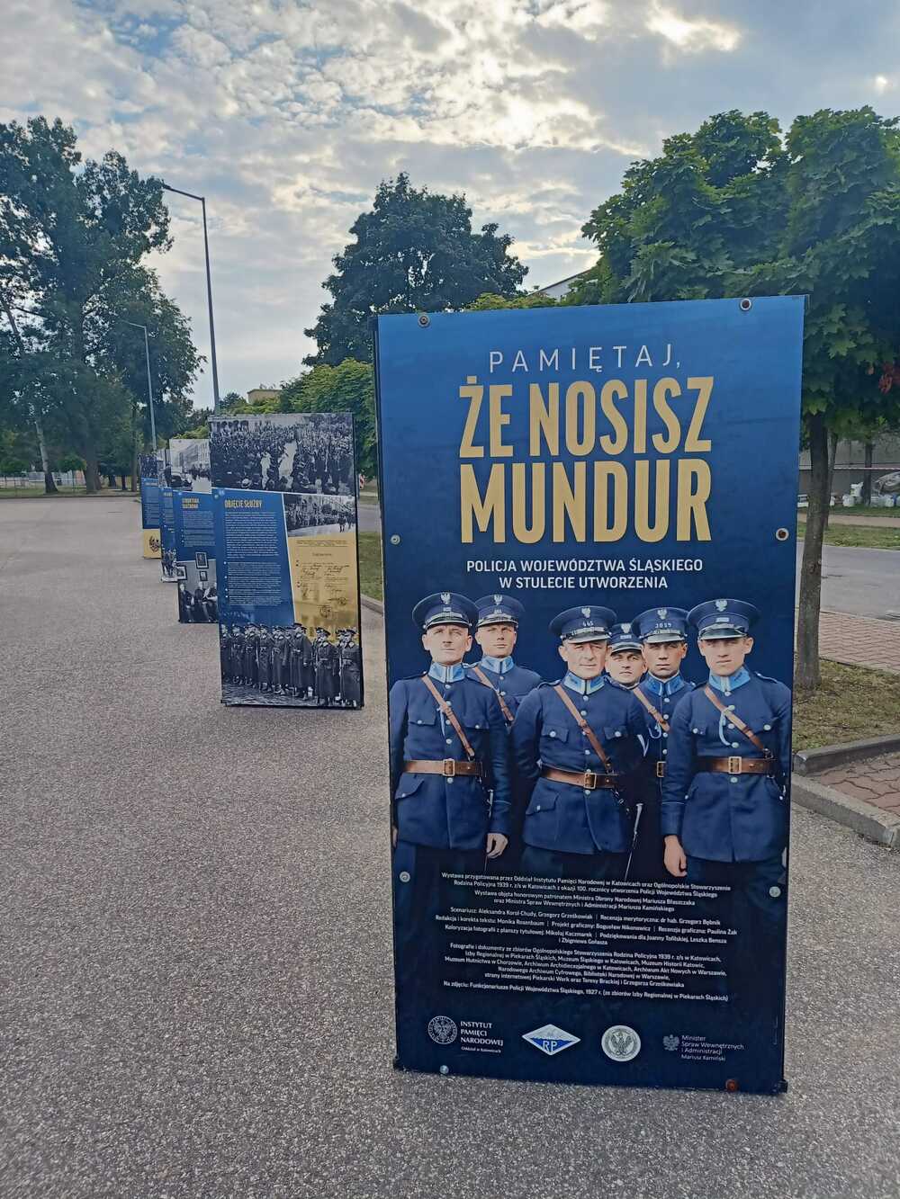 Prezentacja wystawy „Pamiętaj, że nosisz mundur…” w Centrum Szkolenia Policji w Legionowie. fot. Dariusz Rajski
