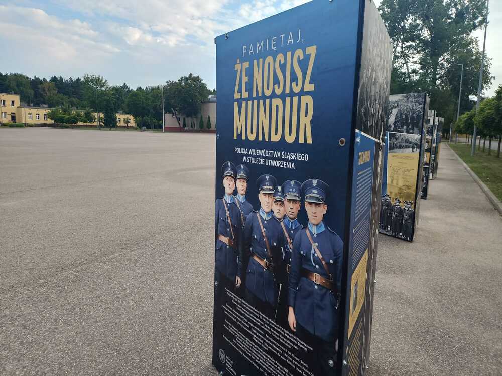 Prezentacja wystawy „Pamiętaj, że nosisz mundur…” w Centrum Szkolenia Policji w Legionowie. fot. Dariusz Rajski