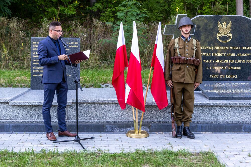 Obchody III Święta Pułkowego 7 Pułku Artylerii Lekkiej w Złotym Potoku. fot. Michał Figzał