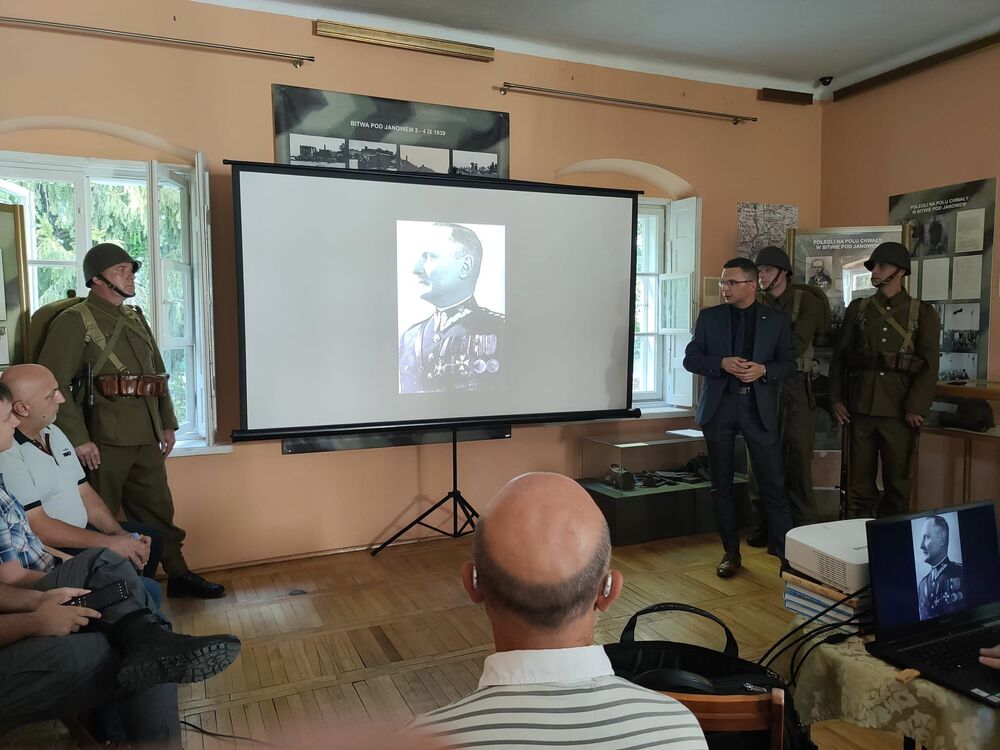 Obchody III Święta Pułkowego 7 Pułku Artylerii Lekkiej w Złotym Potoku. fot. Michał Figzał