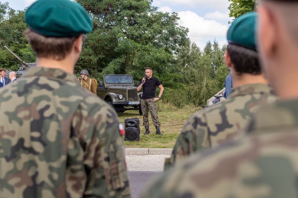 Młodzież częstochowskich klas mundurowych podążyła szlakiem 7 Dywizji Piechoty. Fot. Michał Figzał (Stowarzyszenie Historyczne Reduta Częstochowa)