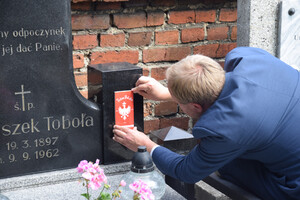 Uroczystość oznaczenia grobu powstańca śląskiego śp. Franciszka Toboły znakiem pamięci „Tobie Polsko” – Ostrzeszów, 20 września 2023. Fot.: D. Mikoda