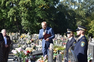 Uroczystość oznaczenia grobu powstańca śląskiego Romana Gwoździa znakiem pamięci „Tobie Polsko”. Fot. Danuta Mikoda/IPN