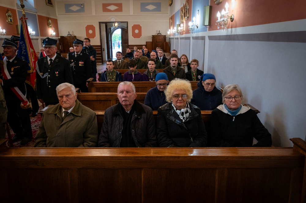 Uroczystość odsłonięcia tablicy upamiętniającej plut. Wiesława Purzyckiego. Fot. Krzysztof Łojko/IPN