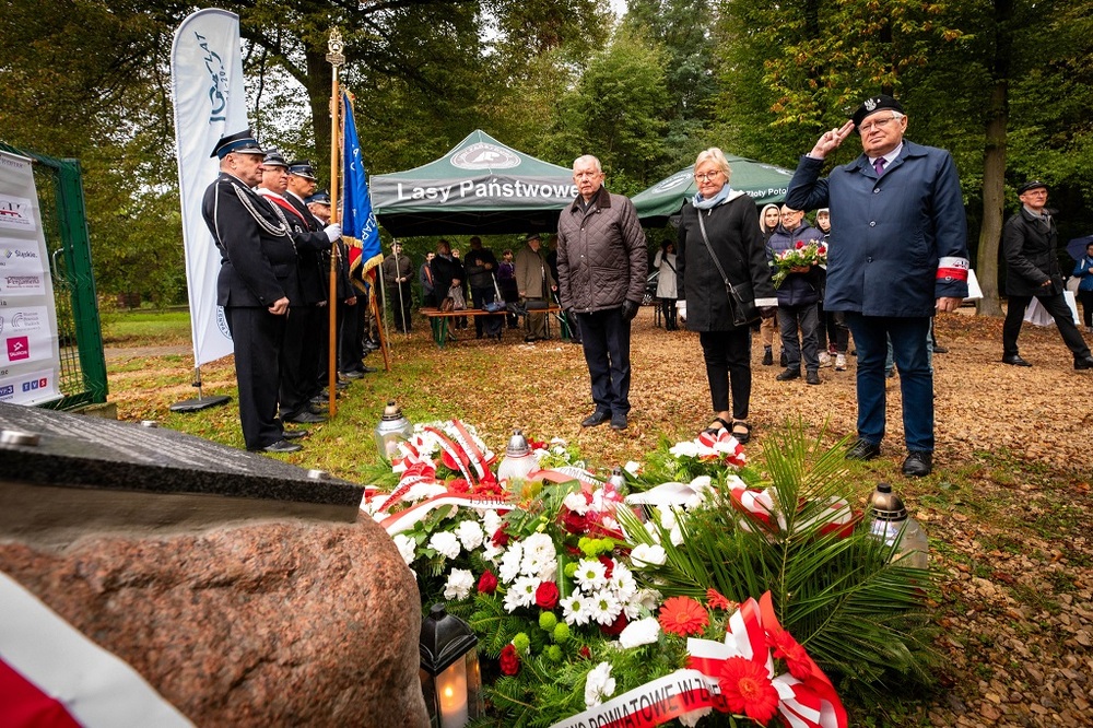 Uroczystość odsłonięcia tablicy upamiętniającej plut. Wiesława Purzyckiego. Fot. Krzysztof Łojko/IPN