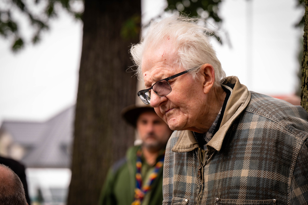 Oznaczenie grobu powstańca śląskiego Szymona Wieczorka znakiem pamięci „Tobie Polsko”. Fot. Krzysztof Łojko/IPN