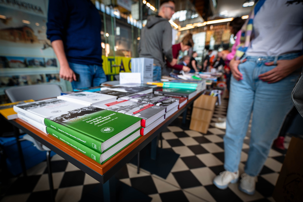 Wydawnictwo IPN na IX Targach Śląskiej Książki. Fot. Krzysztof Łojko/IPN