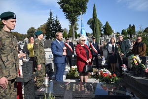 Uroczystość oznaczenia znakiem pamięci „Tobie Polsko” grobów powstańców śląskich w Czeladzi. Fot. Danuta Mikoda/IPN