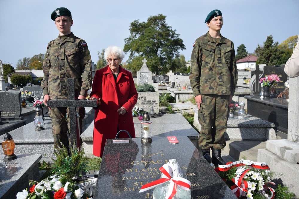 Uroczystość oznaczenia znakiem pamięci „Tobie Polsko” grobów powstańców śląskich w Czeladzi. Fot. Danuta Mikoda/IPN