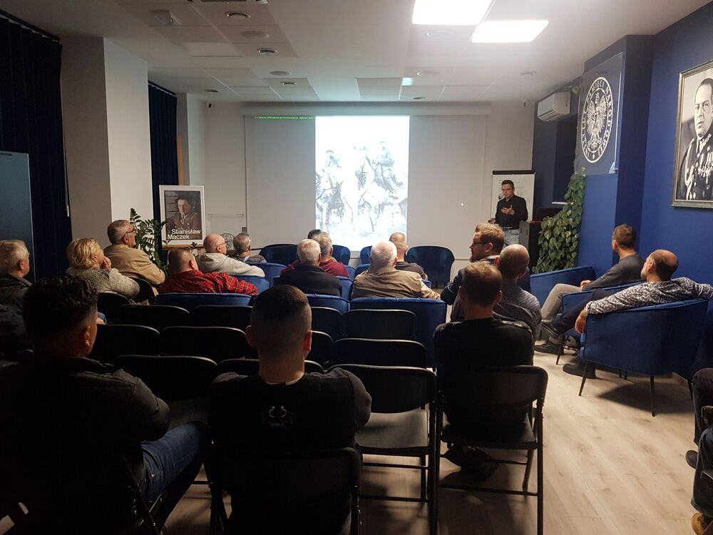 Wykład Adama Kurusa „Mokra 1 września 1939 r. O boju Wołyńskiej Brygady Kawalerii pod Mokrą raz jeszcze“. Fot. Magdalena Barczyk-Kurus