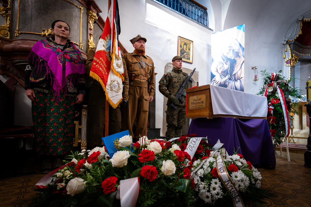 Pogrzeb śp. Rudolfa Mojeścika, żołnierza Narodowych Sił Zbrojnych – Górki Wielkie, 17 października 2023. Fot.: IPN K. Łojko