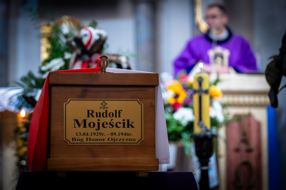 Pogrzeb śp. Rudolfa Mojeścika, żołnierza Narodowych Sił Zbrojnych – Górki Wielkie, 17 października 2023. Fot.: IPN K. Łojko