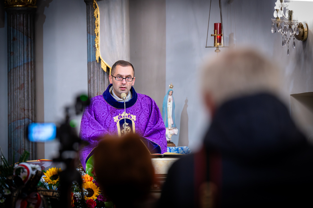 Pogrzeb śp. Rudolfa Mojeścika, żołnierza Narodowych Sił Zbrojnych – Górki Wielkie, 17 października 2023. Fot.: IPN K. Łojko