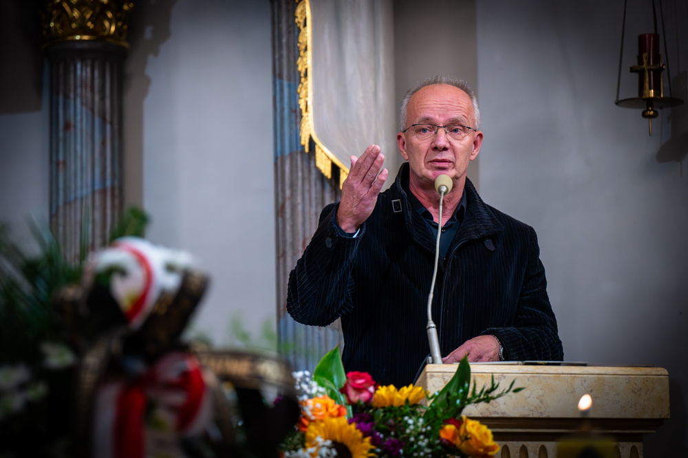 Pogrzeb śp. Rudolfa Mojeścika, żołnierza Narodowych Sił Zbrojnych – Górki Wielkie, 17 października 2023. Fot.: IPN K. Łojko