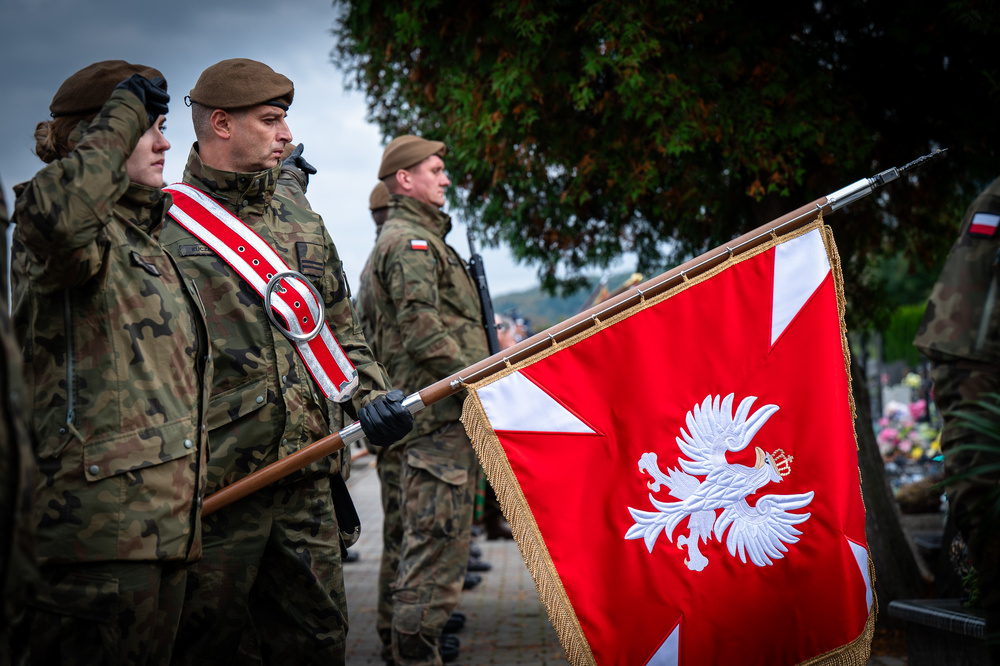 Pogrzeb śp. Rudolfa Mojeścika, żołnierza Narodowych Sił Zbrojnych – Górki Wielkie, 17 października 2023. Fot.: IPN K. Łojko