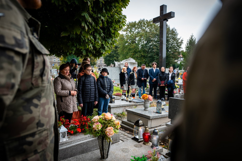 Uroczystość oznaczenia grobu powstańca śląskiego Pawła Rostka znakiem pamięci „Tobie Polsko” – Chorzów, 19 października 2023 - Fot.: IPN K. Łojko