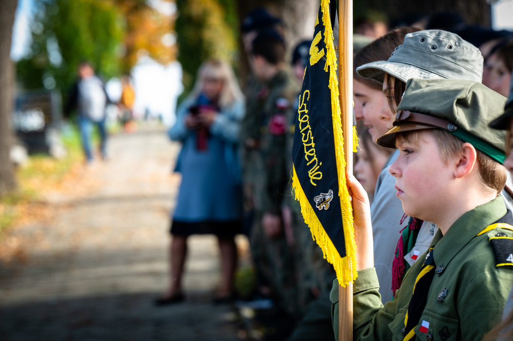Uroczystość oznaczenia grobu powstańca śląskiego Tadeusza Jänicha znakiem pamięci „Tobie Polsko“. Fot.: IPN K. Łojko