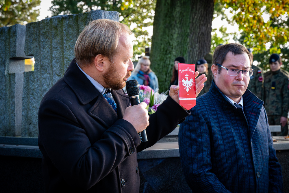 Uroczystość oznaczenia grobu powstańca śląskiego Tadeusza Jänicha znakiem pamięci „Tobie Polsko“. Fot.: IPN K. Łojko
