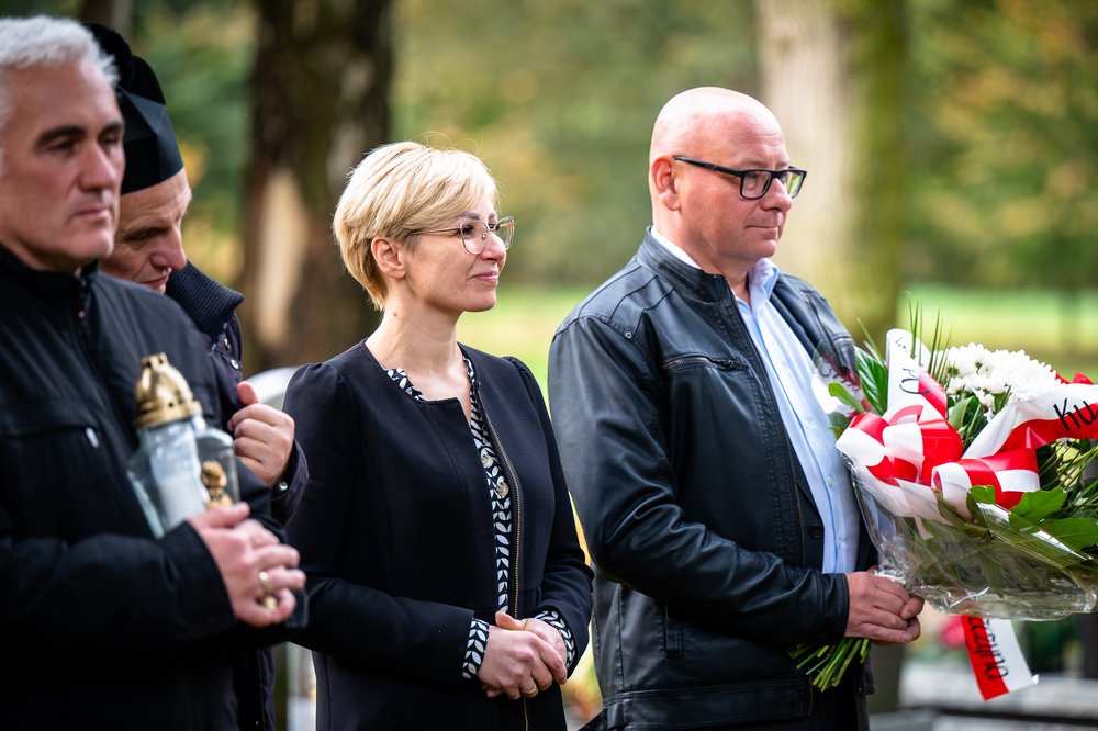 Uroczystość oznaczenia grobu powstańca śląskiego znakiem pamięci „Tobie Polsko” – Piasek, 24 października 2023. Fot.: IPN K. Łojko