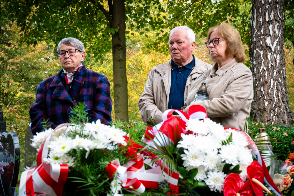 Uroczystość oznaczenia grobu powstańca śląskiego znakiem pamięci „Tobie Polsko” – Piasek, 24 października 2023. Fot.: IPN K. Łojko