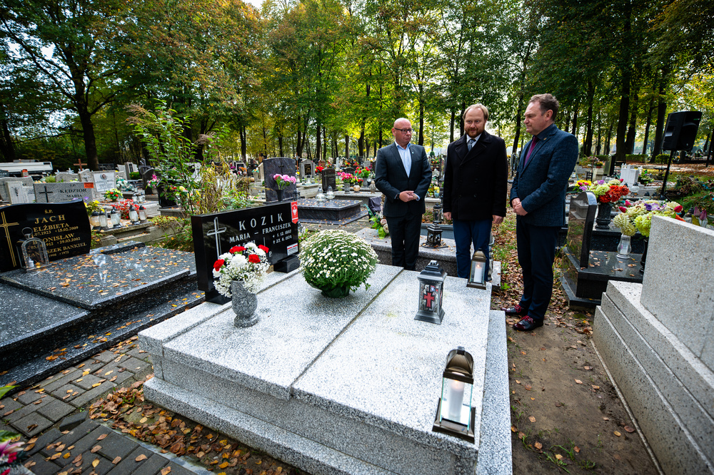 Uroczystość oznaczenia grobu powstańca śląskiego znakiem pamięci „Tobie Polsko” – Piasek, 24 października 2023. Fot.: IPN K. Łojko
