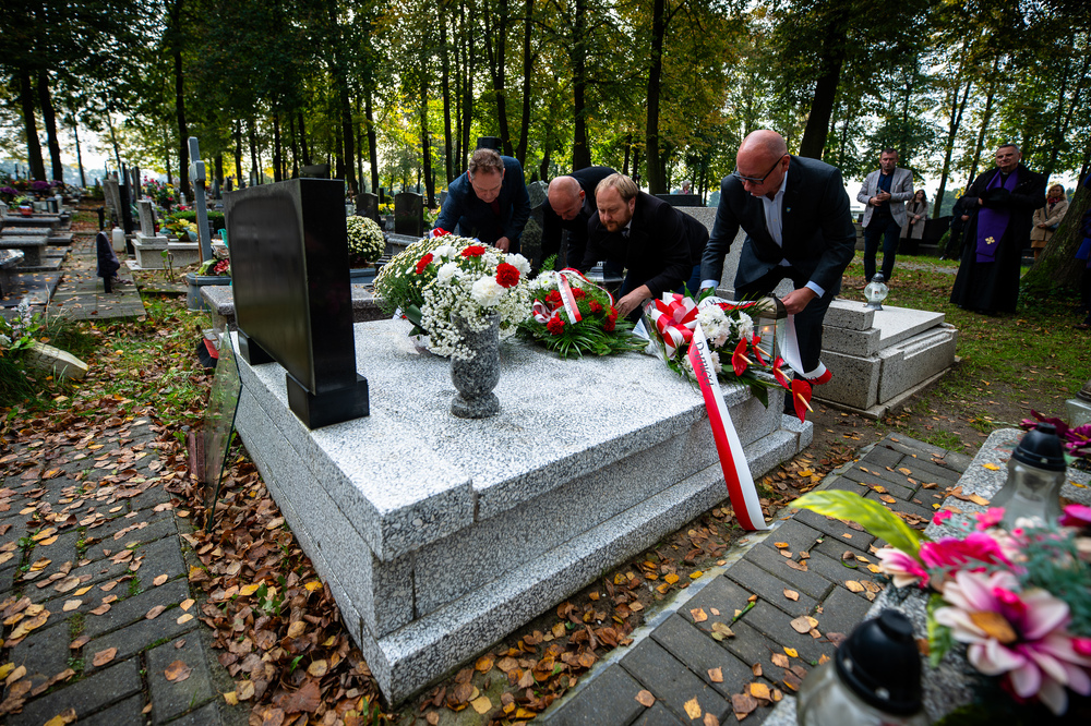 Uroczystość oznaczenia grobu powstańca śląskiego znakiem pamięci „Tobie Polsko” – Piasek, 24 października 2023. Fot.: IPN K. Łojko