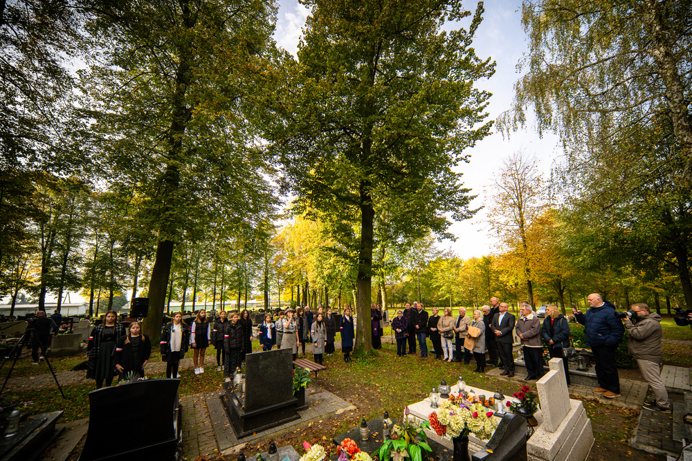 Uroczystość oznaczenia grobu powstańca śląskiego znakiem pamięci „Tobie Polsko” – Piasek, 24 października 2023. Fot.: IPN K. Łojko