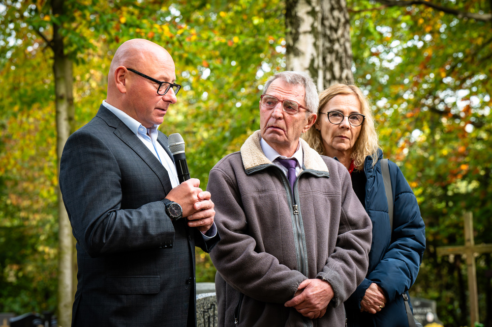 Uroczystość oznaczenia grobu powstańca śląskiego znakiem pamięci „Tobie Polsko” – Piasek, 24 października 2023. Fot.: IPN K. Łojko