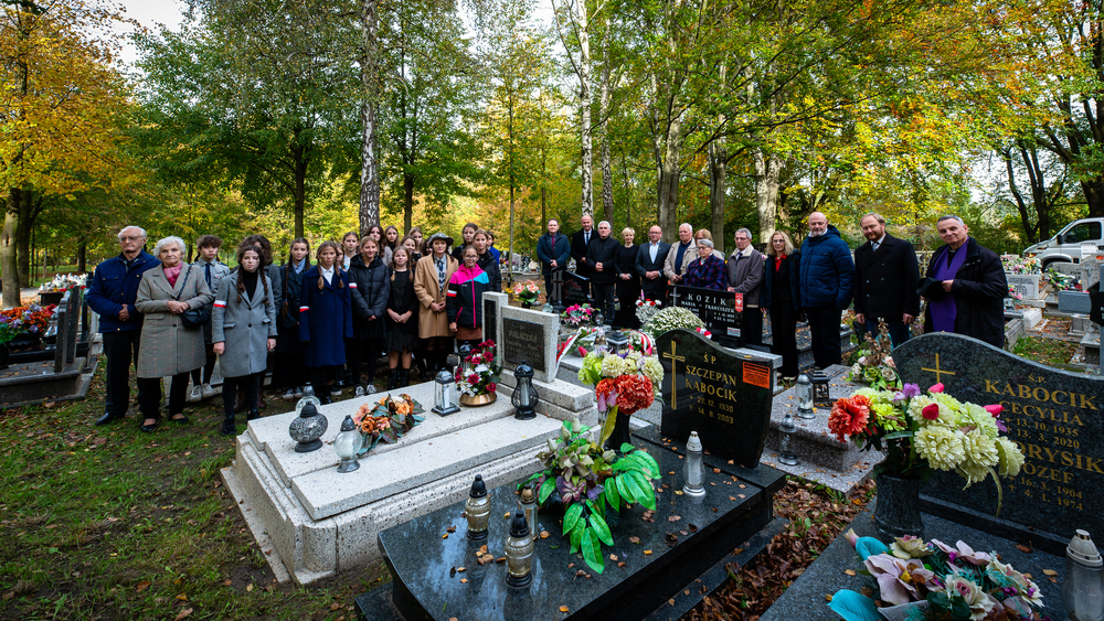 Uroczystość oznaczenia grobu powstańca śląskiego znakiem pamięci „Tobie Polsko” – Piasek, 24 października 2023. Fot.: IPN K. Łojko