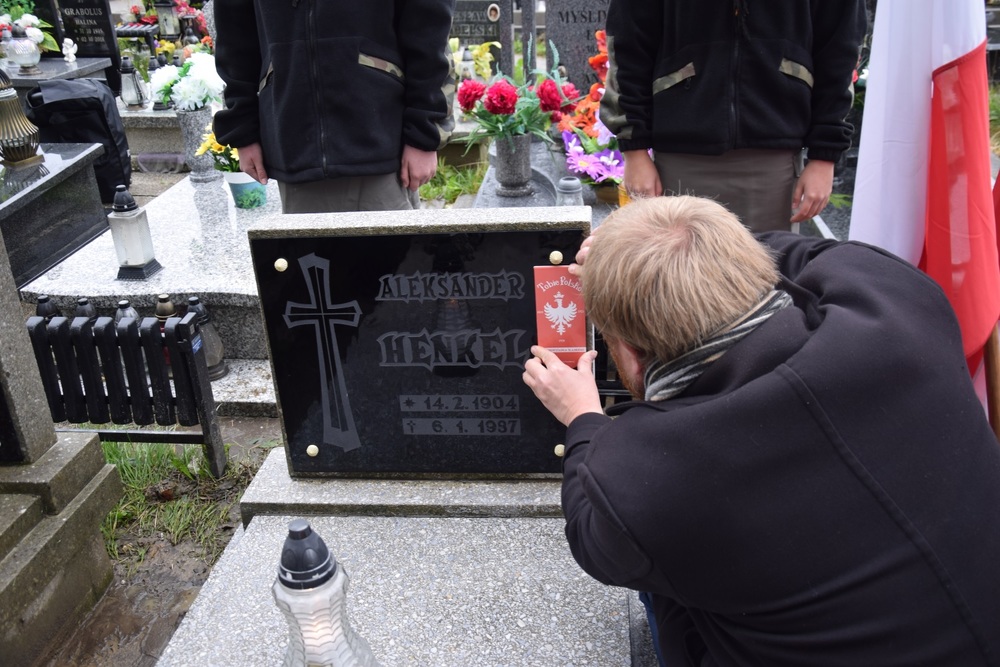 Uroczystość oznaczenia grobu powstańca śląskiego śp. Aleksandra Henkela znakiem pamięci „Tobie Polsko”. Fot. Danuta Mikoda/IPN