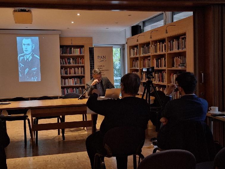 Wykład dr. hab. Grzegorza Bębnika podczas konferencji naukowej „»Renegaci« narodu niemieckiego czy »zdrajcy« narodu polskiego? Obywatele II RP niemieckiego pochodzenia podczas drugiej wojny światowej”.