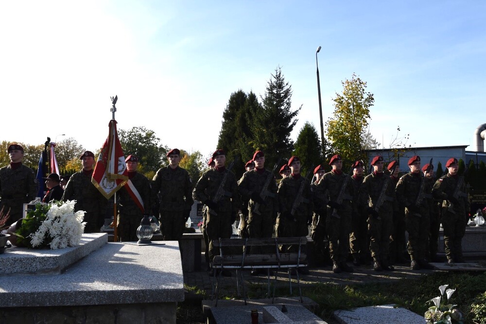 Pogrzeb ppłk. Władysława Foksy, żołnierz zgrupowania Narodowych Sił Zbrojnych. Fot. Monika Kobylańska/IPN