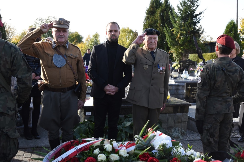 Pogrzeb ppłk. Władysława Foksy, żołnierz zgrupowania Narodowych Sił Zbrojnych. Fot. Monika Kobylańska/IPN