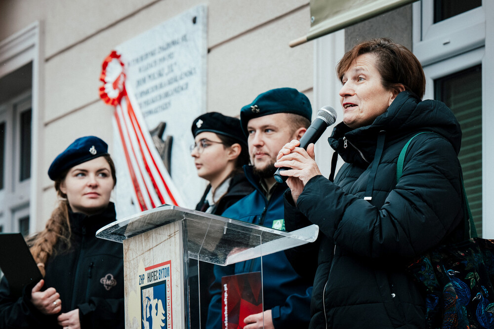 Odsłonięcie tablicy upamiętniającej bytomski dom „Ul“ – Bytom, 1 grudnia 2023. Fot.: IPN K. Łojko