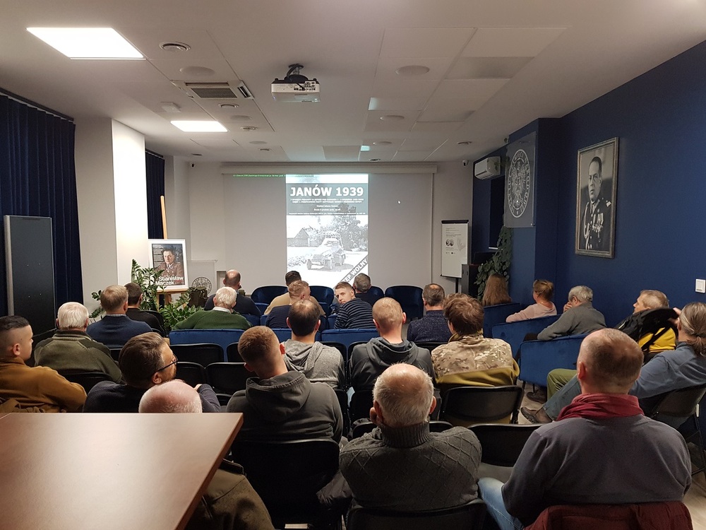 Wykład „Janów 1939. 7 Dywizja Piechoty w bitwie pod Janowem 3 – 4 września 1939 rok. Część I”. Fot. Adam Kurus, Michał Figzał