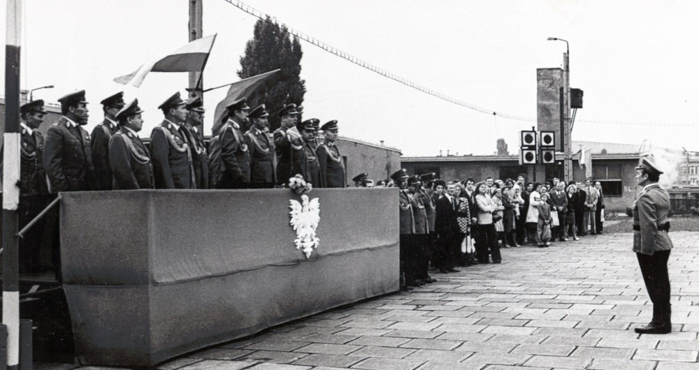 Ślubowanie prawie 100 nowych funkcjonariuszy, 6 września 1975 r.