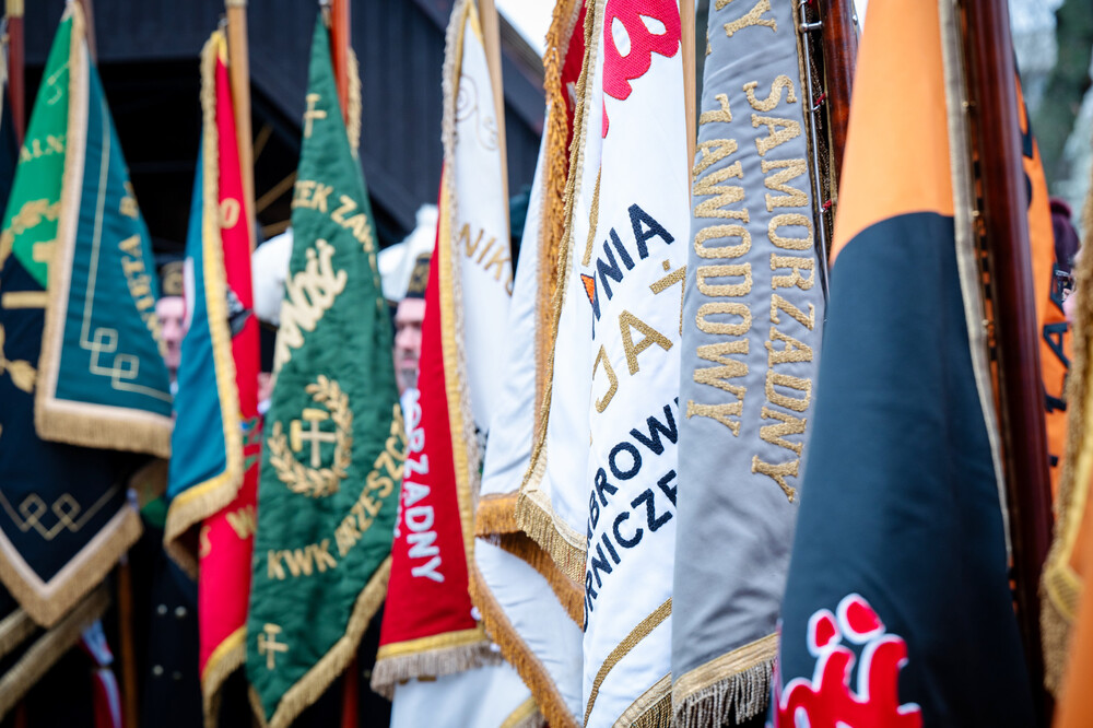 Uroczystość w 42. rocznicę wprowadzenia stanu wojennego w Zabrzu-Zaborzu. Fot. Krzysztof Łojko/IPN