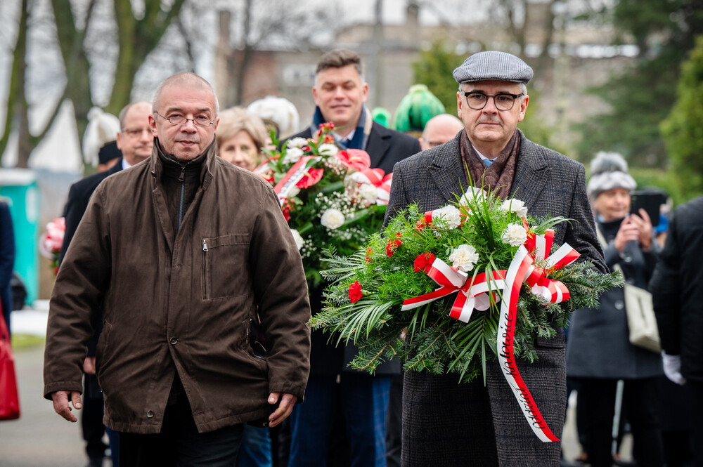 Uroczystość w 42. rocznicę wprowadzenia stanu wojennego w Zabrzu-Zaborzu. Fot. Krzysztof Łojko/IPN