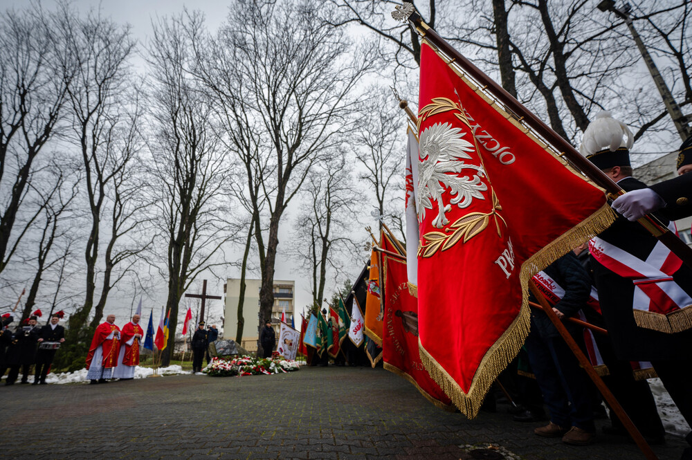 Uroczystość w 42. rocznicę wprowadzenia stanu wojennego w Zabrzu-Zaborzu. Fot. Krzysztof Łojko/IPN