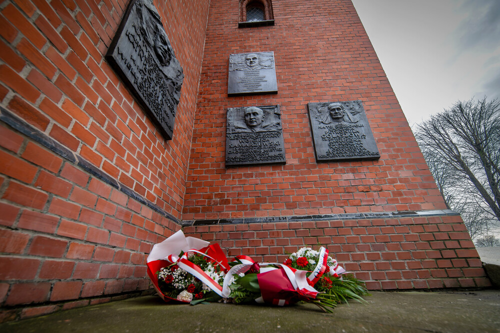 Odsłonięcie tablicy upamiętniającej Rudolfa Kornkego – Chorzów, 15 grudnia 2023. Fot.: IPN K. Łojko