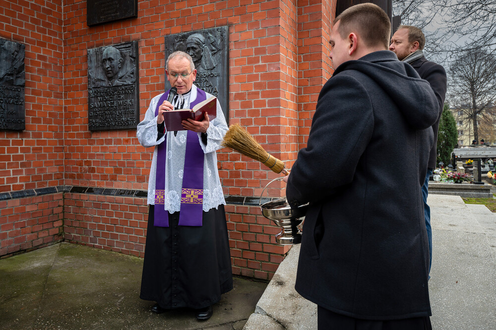 Odsłonięcie tablicy upamiętniającej Rudolfa Kornkego – Chorzów, 15 grudnia 2023. Fot.: IPN K. Łojko