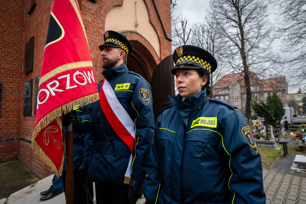 Odsłonięcie tablicy upamiętniającej Rudolfa Kornkego – Chorzów, 15 grudnia 2023. Fot.: IPN K. Łojko