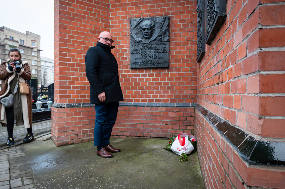 Odsłonięcie tablicy upamiętniającej Rudolfa Kornkego – Chorzów, 15 grudnia 2023. Fot.: IPN K. Łojko