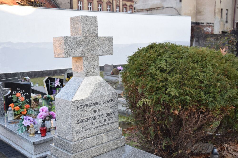 Grób Szczepana Zielonki (po remoncie).