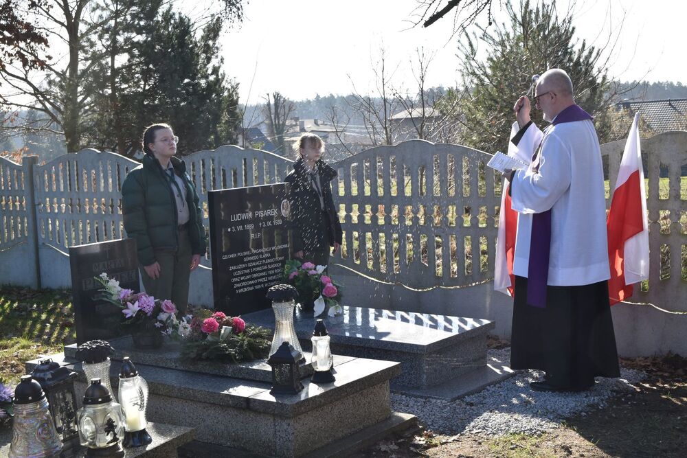 Uroczyste odsłonięcie grobu wojennego powstańca śląskiego Ludwika Pisarka. Fot. IPN
