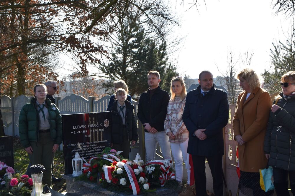 Uroczyste odsłonięcie grobu wojennego powstańca śląskiego Ludwika Pisarka. Fot. IPN
