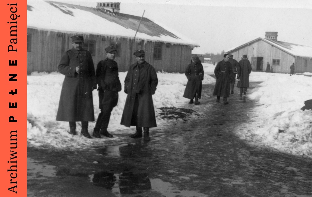 Jan Chrzanowski z żołnierzami podczas pobytu w Rumunii w 1940 r., IPN Ka 454/79, t. 3